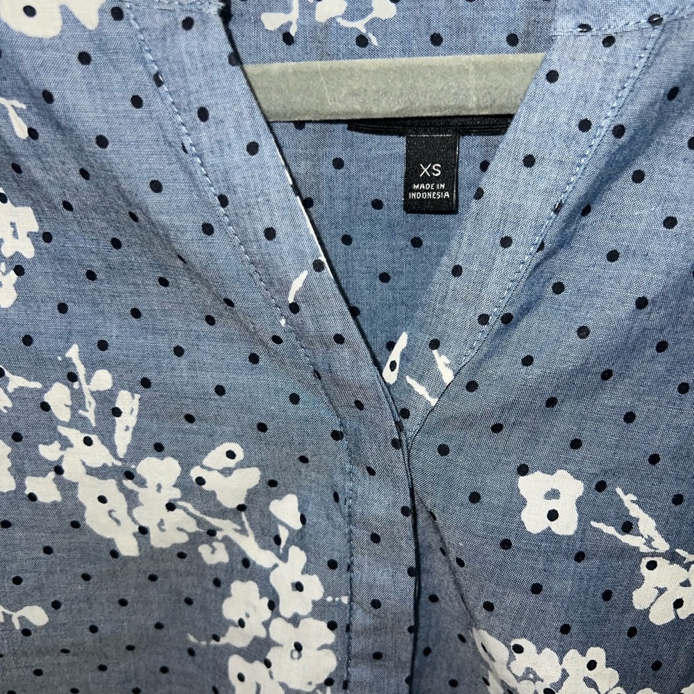 Talbots Blouse Womens‎ Size XS Blue Floral V Neck Long Sleeve Classic Jean